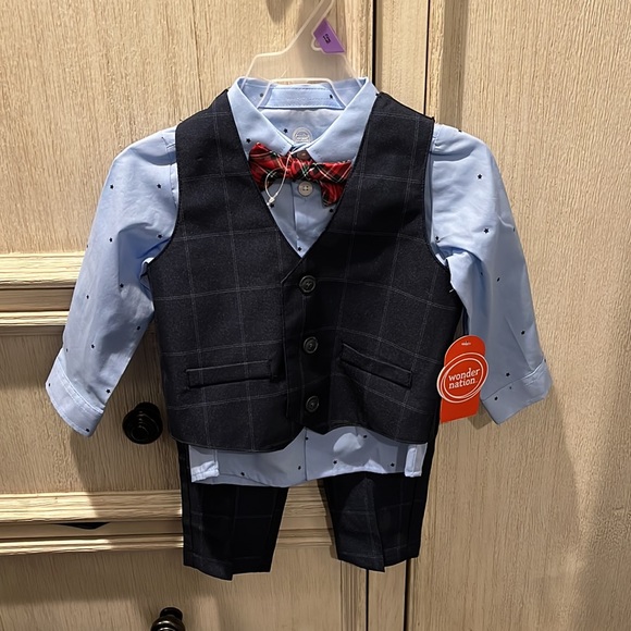 Brand new 12 month suit - Picture 3 of 3